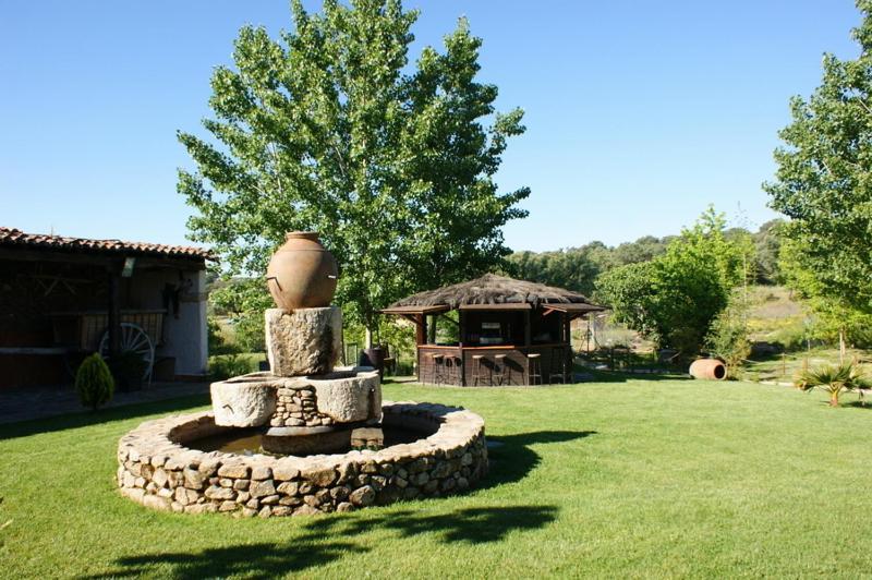 Complejo Rural El Prado Hotel Logrosan Exterior photo